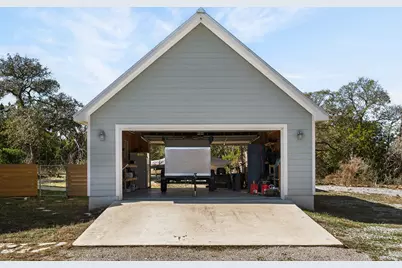 923 N Debco Lane, Spicewood, TX 78669 - Photo 4