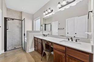 923 N Debco Ln, Spicewood, TX 78669 - Photo 14