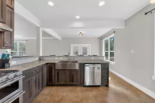 923 N Debco Ln, Spicewood, TX 78669 - Photo 12