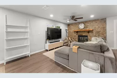 2207 North Plains Avenue, Austin, TX 78757 - Photo 4