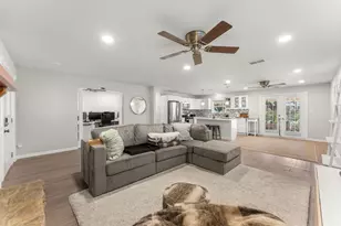 2207 N Plains Ave, Austin, TX 78757 - Photo 2