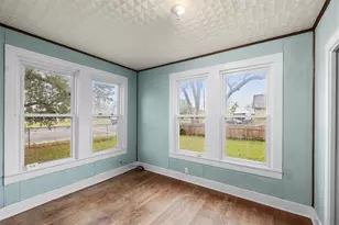 148 E Boundary St, Giddings, TX 78942 - Photo 14