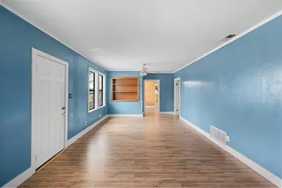 148 E Boundary Street, Giddings, TX 78942 - Photo 6