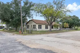 148 E Boundary St, Giddings, TX 78942 - Photo 18