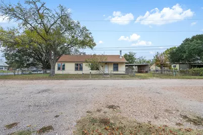 148 E Boundary Street, Giddings, TX 78942 - Photo 20