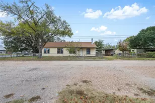 148 E Boundary St, Giddings, TX 78942 - Photo 20