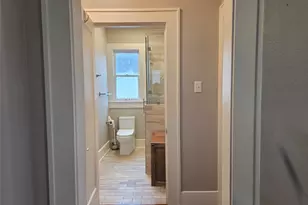 206 E 34th St, Austin, TX 78705 - Photo 10