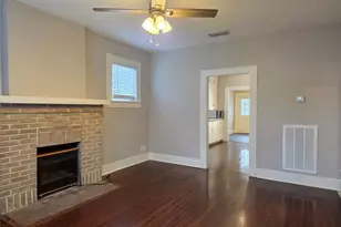 206 E 34th St, Austin, TX 78705 - Photo 6