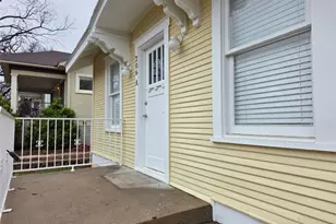 206 E 34th St, Austin, TX 78705 - Photo 2