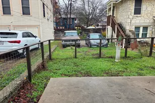 206 E 34th St, Austin, TX 78705 - Photo 18