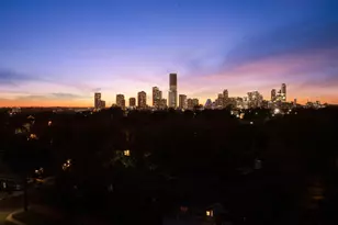 2302 E 11th St, Austin, TX 78702 - Photo 4