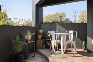 2302 E 11th St, Austin, TX 78702 - Photo 24