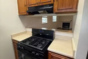618 Mill St, San Marcos, TX 78666 - Photo 2