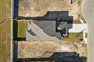 244 Bloomington Loop, Hutto, TX 78634 - Photo 36