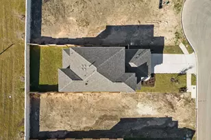 244 Bloomington Loop, Hutto, TX 78634 - Photo 36