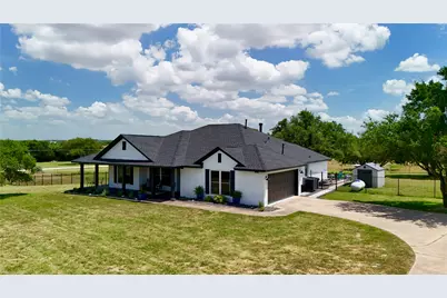 410 Mustang Mesa, Liberty Hill, TX 78642 - Photo 2