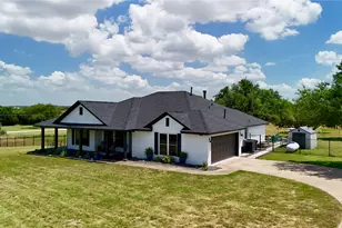 410 Mustang Mesa, Liberty Hill, TX 78642 - Photo 2
