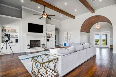 672 Villa Drive, Crystal Beach, TX 77650 - Photo 4