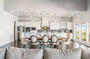 672 Villa Dr, Crystal Beach, TX 77650 - Photo 6