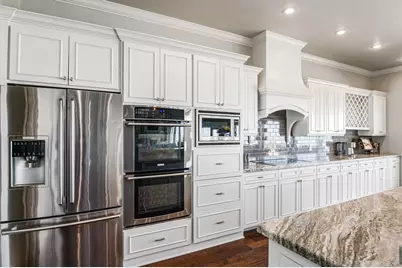 672 Villa Drive, Crystal Beach, TX 77650 - Photo 14