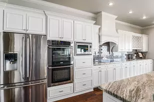 672 Villa Dr, Crystal Beach, TX 77650 - Photo 14