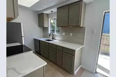 9515 Aberdeen Way #B, Austin, TX 78753 - Photo 2