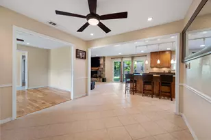 8612 Stillwood Ln, Austin, TX 78757 - Photo 4