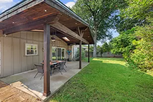 8612 Stillwood Ln, Austin, TX 78757 - Photo 6