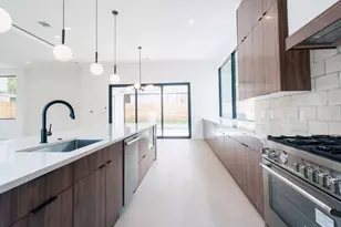 2411 Winsted Ln, Austin, TX 78703 - Photo 10