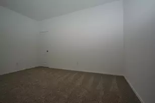 404 E Bass Dr, Bastrop, TX 78602 - Photo 32