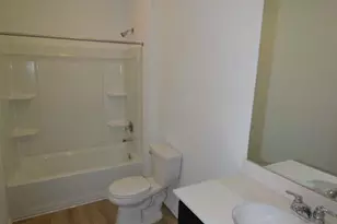 404 E Bass Dr, Bastrop, TX 78602 - Photo 4