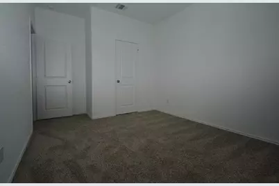 404 E Bass Drive, Bastrop, TX 78602 - Photo 2