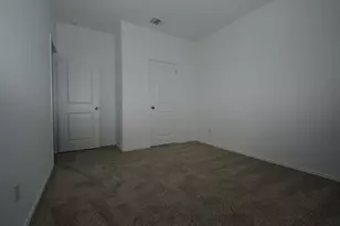 404 E Bass Dr, Bastrop, TX 78602 - Photo 2