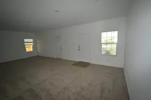 404 E Bass Dr, Bastrop, TX 78602 - Photo 14