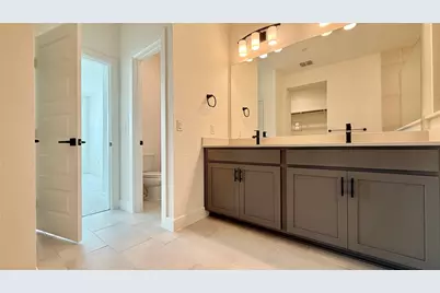 1016 Brickell Loop #B, Austin, TX 78744 - Photo 18