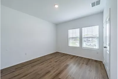 10217 Prague Court, Austin, TX 78747 - Photo 6