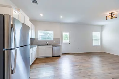 10217 Prague Court, Austin, TX 78747 - Photo 2