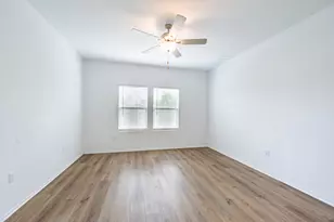 10217 Prague Ct, Austin, TX 78747 - Photo 14