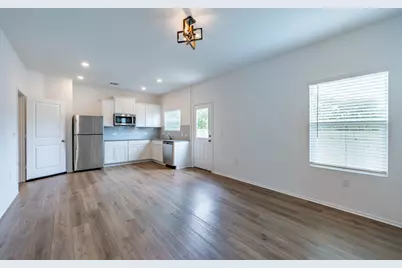 10217 Prague Court, Austin, TX 78747 - Photo 4