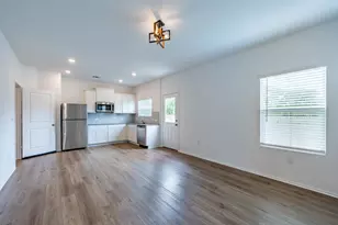 10217 Prague Ct, Austin, TX 78747 - Photo 4