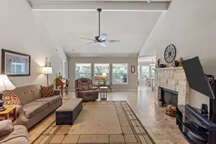 20307 Highland Lake Dr, Lago Vista, TX 78645 - Photo 10