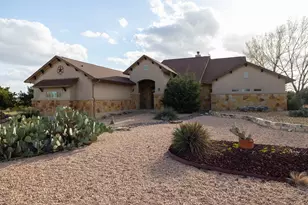 204 Skyline Rd, Georgetown, TX 78628 - Photo 8