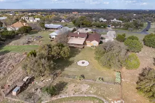 204 Skyline Rd, Georgetown, TX 78628 - Photo 6
