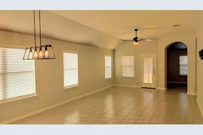 1000 Farm House Cove, Hutto, TX 78634 - Photo 8