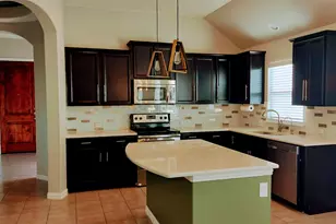 1000 Farm House Cove, Hutto, TX 78634 - Photo 4