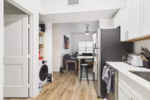 911 W 22nd St, Austin, TX 78705 - Photo 2