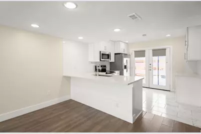 6410 Chimney Creek Circle #B, Austin, TX 78723 - Photo 8