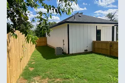 116 Field Street, Luling, TX 78648 - Photo 12