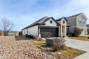 283 Tolo Dr, Elgin, TX 78621 - Photo 2