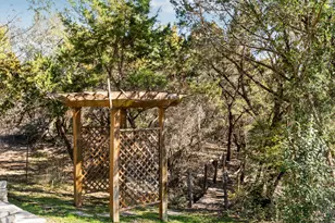 701 Furlong Dr, Austin, TX 78746 - Photo 34